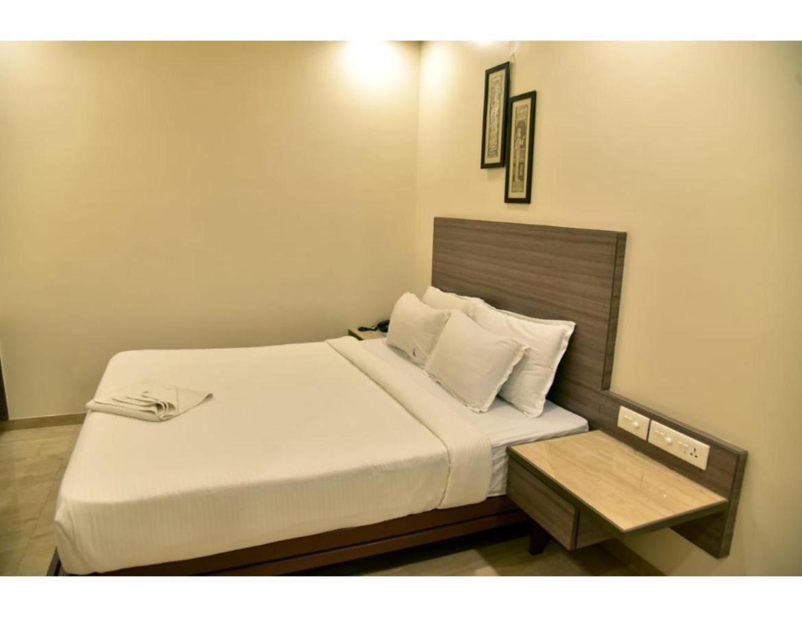 Hotel Dwarka, Nagpur Exterior foto